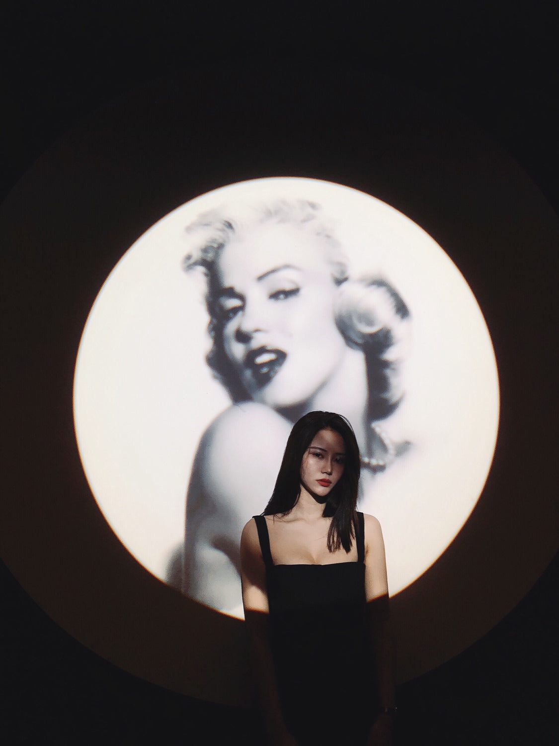 Marilyn Monroe Indoor Projector Logo Which is A Captivating Encounter